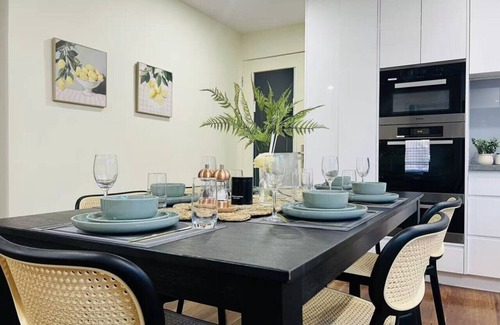 Sunnybank House | Sunnybank Comfort | 4BR Home | Family & Group
