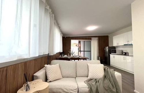 Sunnybank House | Sunnybank Studio | Private 1BR | Walk to Shops