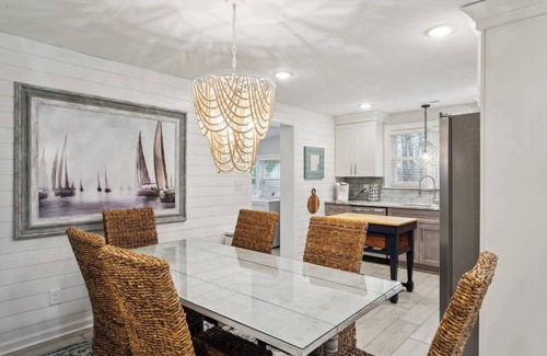 Buckroe Beach House | Sunnyside Inn Front House