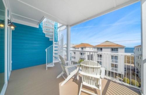 North Carolina Coast House | Sunnyside - Ocean and Inlet views, steps to beach access, plus parking for 4! townhouse