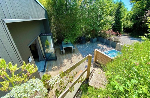 Newton Ferrers Cabin | Sunridge Cube 1 with Hot Tub & Giant Home Cinema
