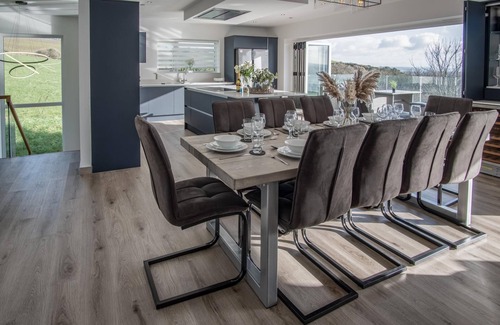 Pendine House | Sunrise - 5 Bedroom Luxurious Holiday Home - Pendine