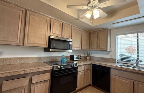 Palm Springs Apartment | Sunrise Alejo Hideaway