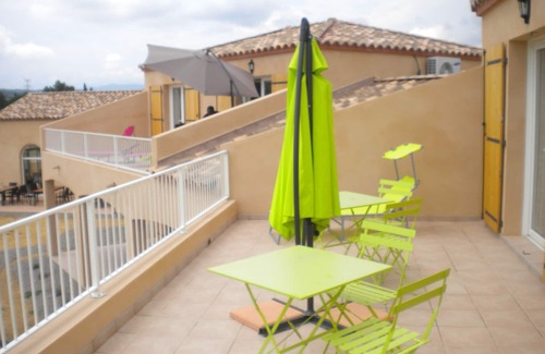 Tournissan Apartment | "Sunrise apartment" at La petite Auberge, 1 - 5 p in a haven of peace!