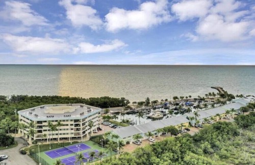 Monroe County Condo | Sunrise, Award winning Ocean Front Condo