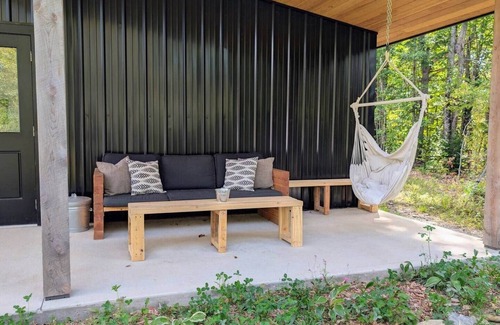 Brooks Cabin | Sunrise Cabin - Super Clean & Solar-powered