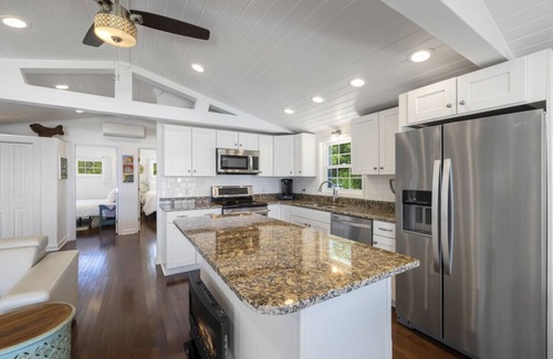 Cedar Key House | Sunrise Cottage: A Serene Waterfront Retreat