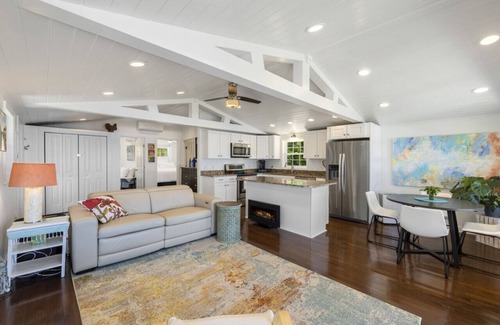 Cedar Key House | Sunrise Cottage: A Serene Waterfront Retreat
