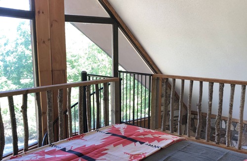 Lake Toxaway Cottage | Sunrise Cottage: Unique farmhouse unit sleeps 6