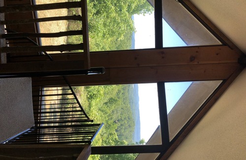 Lake Toxaway Cottage | Sunrise Cottage: Unique farmhouse unit sleeps 6