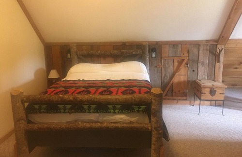 Lake Toxaway Cottage | Sunrise Cottage: Unique farmhouse unit sleeps 4