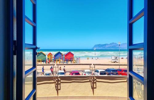 Muizenberg House | Sunrise Deck Empire Apartment