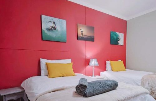Muizenberg House | Sunrise Deck Empire Apartment