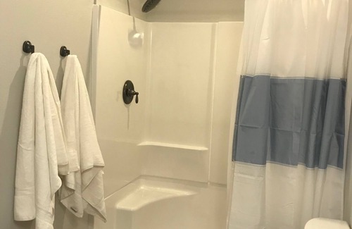Melrose Cabin | Sunrise Fly Shop Lodge Unit 2 Kitchenette