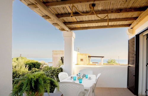 Santa Cesarea Terme Apartment | Sunrise House With Sea View, Santa Cesarea Terme, Italy