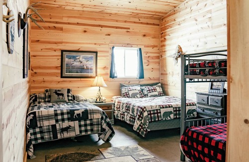 Fedora Cabin | Sunrise Lodge ~ Your Adventure Awaits