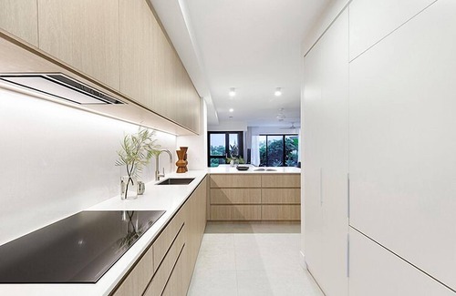 Sunshine Coast Apartment | 'Sunrise Luxury Beach Retreat' ~ Pooch Friendly
