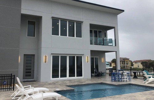 Ormond Beach Plaza House | “Sunrise Memories“ Beachfront Pool Paradise.