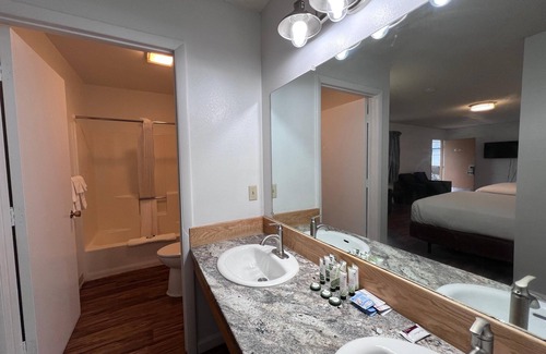 Cody Hotel | Sunrise Motor Inn