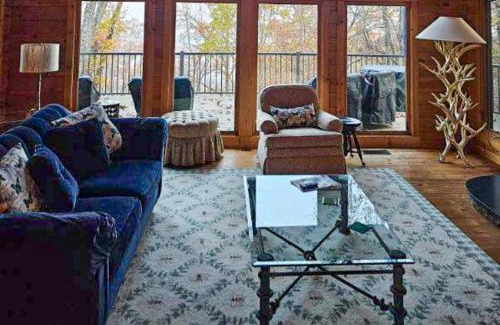 Franklin House | Sunrise Mountain Retreat