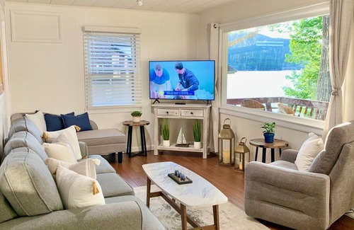 Lake George House | Sunrise Nooknn