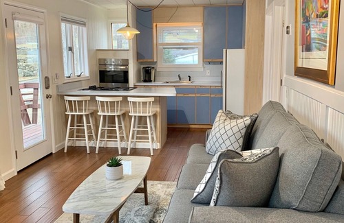 Lake George House | Sunrise Nooknn