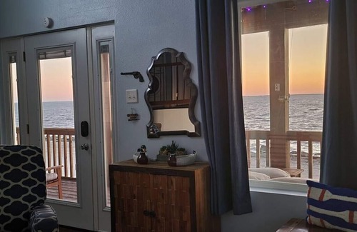 Port Lavaca House | SUNRISE ON MAG - Beach House