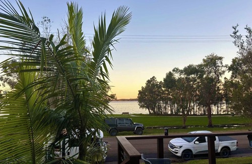 Lemon Tree Passage House | Sunrise on the Water - Charming Waterfront Retreat