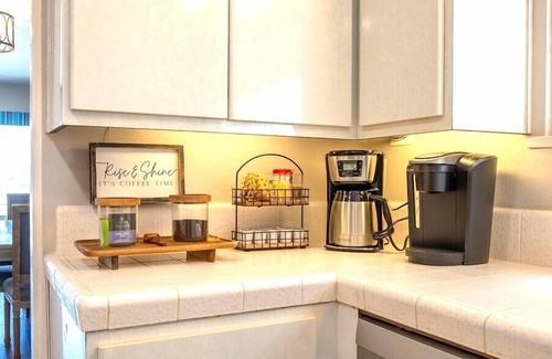 Central Mission Beach House | Sunrise on the Bay, Bayfront, A/C, Bikes & Firepit!
