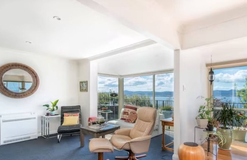 Sandy Bay House | Sunrise on the Bay - Hobart - Stunning water views