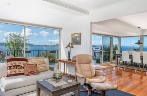 Sandy Bay House | Sunrise on the Bay - Hobart - Stunning water views