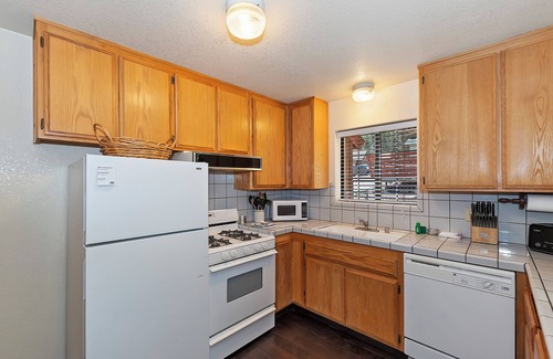 Big Bear Lake Cabin | Sunrise Pines Cabin Near the Village