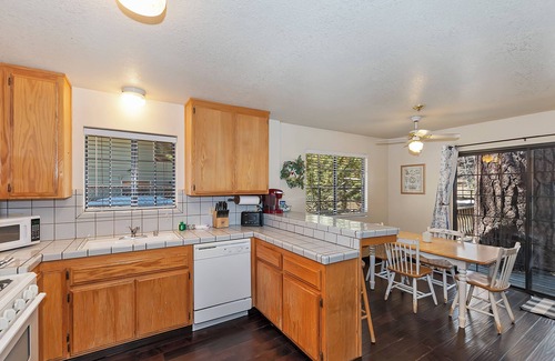 Big Bear Lake Cabin | Sunrise Pines Cabin Near the Village