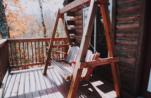 Mid America Cabin | Sunrise Point Treehouse - Starlight Haven