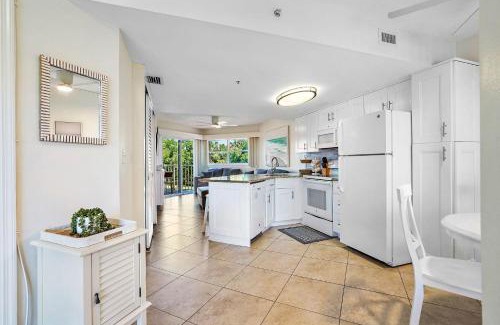 St. Pete Beach House | Sunrise Resort 210