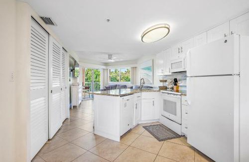 St. Pete Beach House | Sunrise Resort 210