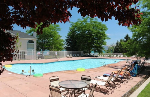 Harbor Village Hotel | Sunrise Resort Room #307 | 2 Bed, 1 Trundle, 1 Bath