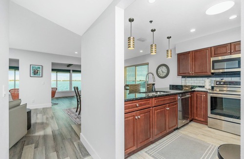 Englewood Condo | Sunrise Sensation on the Bay