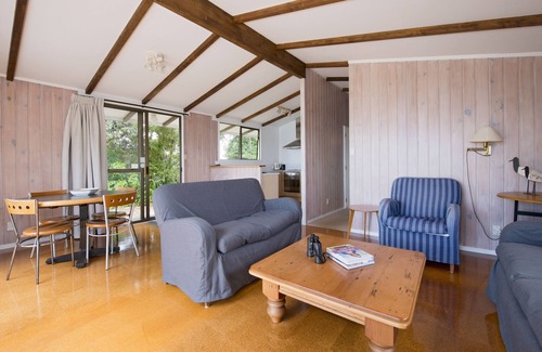 Russell House | Sunrise View - Russell Bay of Islands