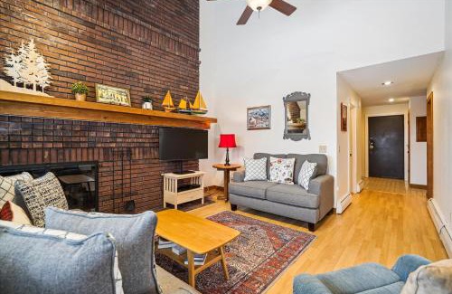 Central Vermont- Killington House | Sunrise Village East Glade B2 Cozy Ski-In Ski-Out 3-Bedroom Condo with Fireplace & Resort Amenities