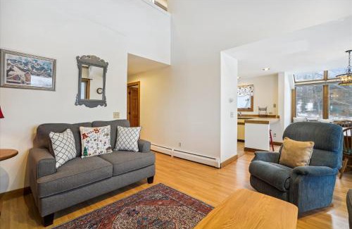 Central Vermont- Killington House | Sunrise Village East Glade B2 Cozy Ski-In Ski-Out 3-Bedroom Condo with Fireplace & Resort Amenities