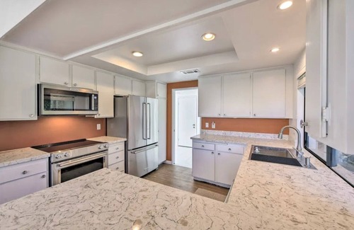 Sunrise Villas Condo | Sunrise Villas condo with mountain views, relaxing spa/pool, and sports courts