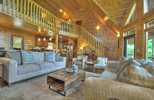 Mineral Bluff Cabin | Sunrise Vista Lodge - Mountain Views & Fireplaces!
