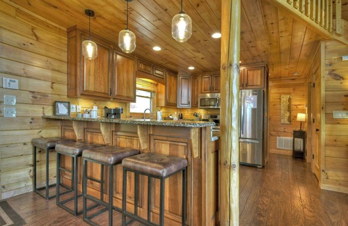 Mineral Bluff Cabin | Sunrise Vista Lodge - Mountain Views & Fireplaces!