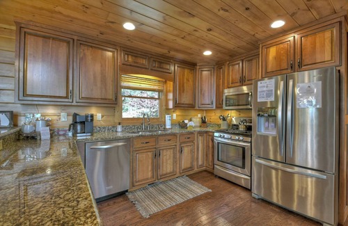 Mineral Bluff Cabin | Sunrise Vista Lodge - Mountain Views & Fireplaces!