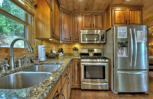 Mineral Bluff Cabin | Sunrise Vista Lodge - Mountain Views & Fireplaces!