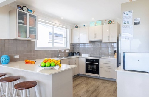 Soldiers Point House | Sunrise Waters, 2/63 Soldiers Point Road - stunning waterfront property '