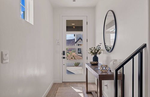 St. George House | Sunseekers Escape: Private Hot Tub + Fire Table