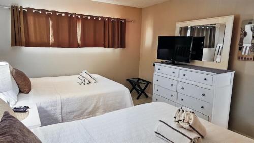 Marathon Apartment | Sunset and Beach view apartment 402