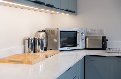 Croyde Cottage | Sunset Beach - a std house that sleeps 8 guests in 4 bedrooms